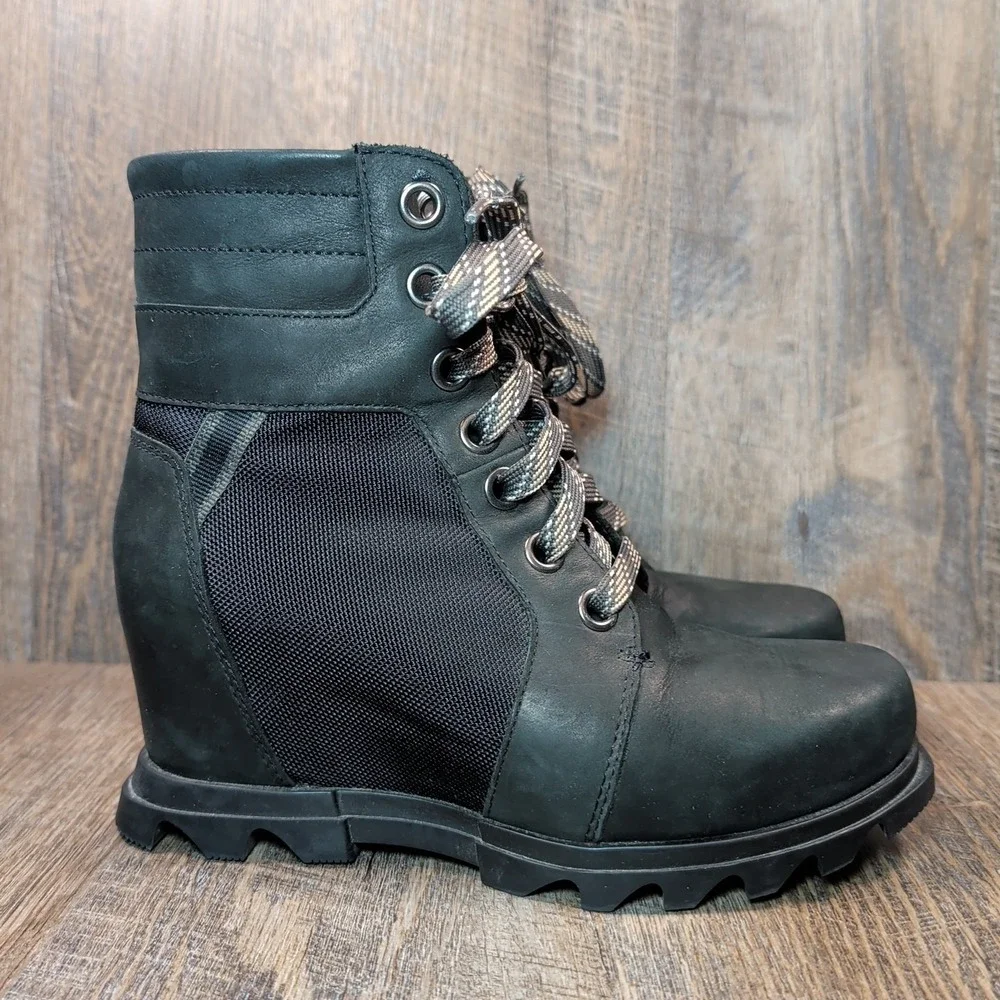 Sorel Womens Joan of Arctic Wedge III Lexie Boots Size 7.5 Black Leather Textile